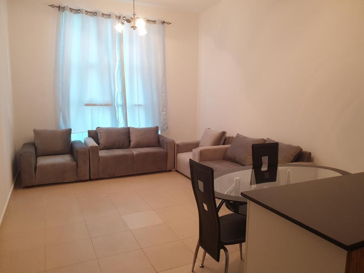 Lovely 1-Bedroom Apartment With Free Parking On Premises Adżman Zewnętrze zdjęcie